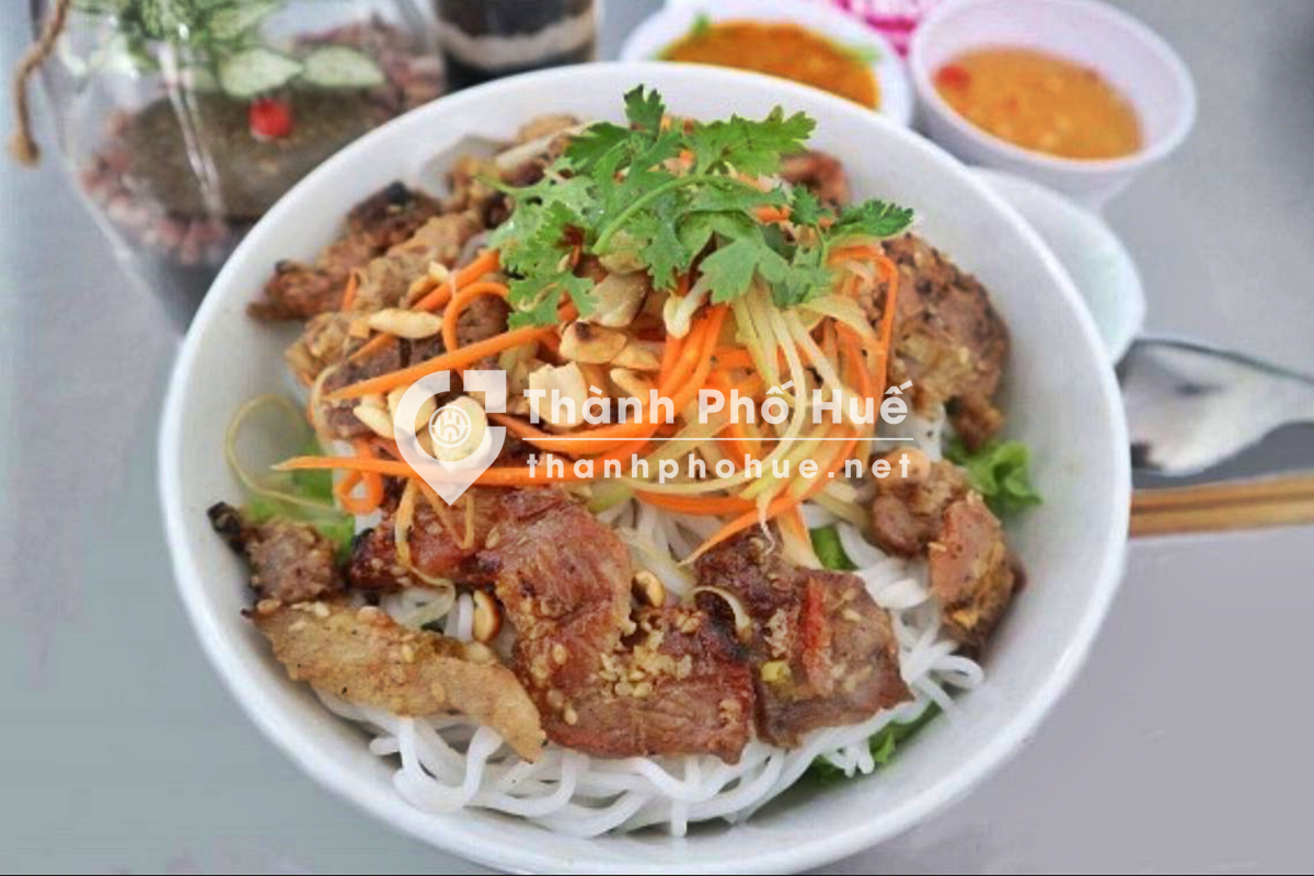 Bún Thịt Nướng Bà Tý