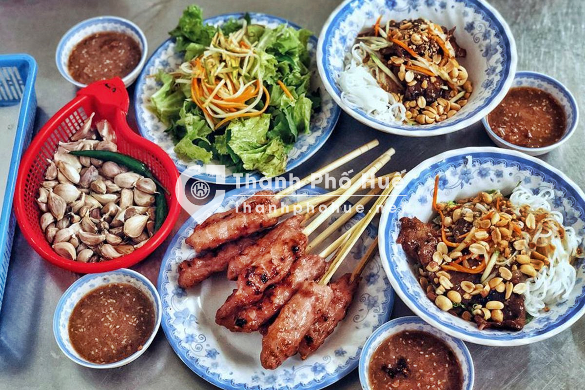 Bún Thịt Nướng Bà Tý