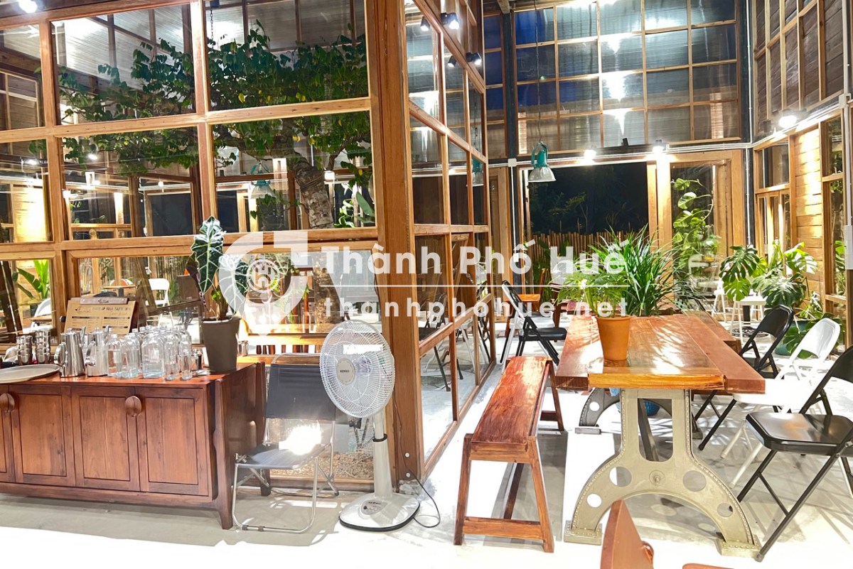 Tiệm Café Tụi Mình