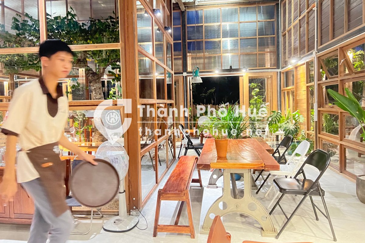 Tiệm Café Tụi Mình