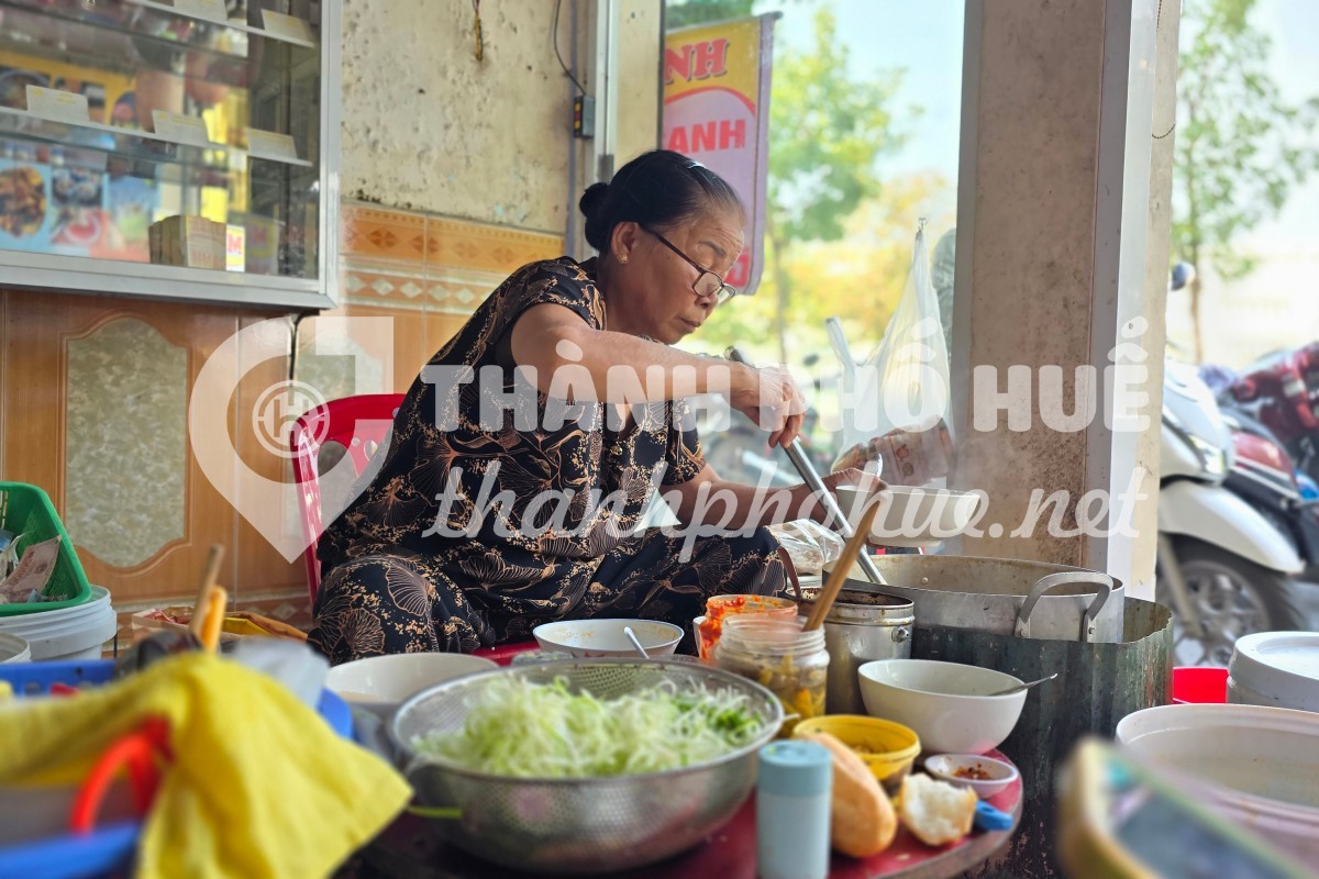 Bánh Canh Cua Mệ Anh