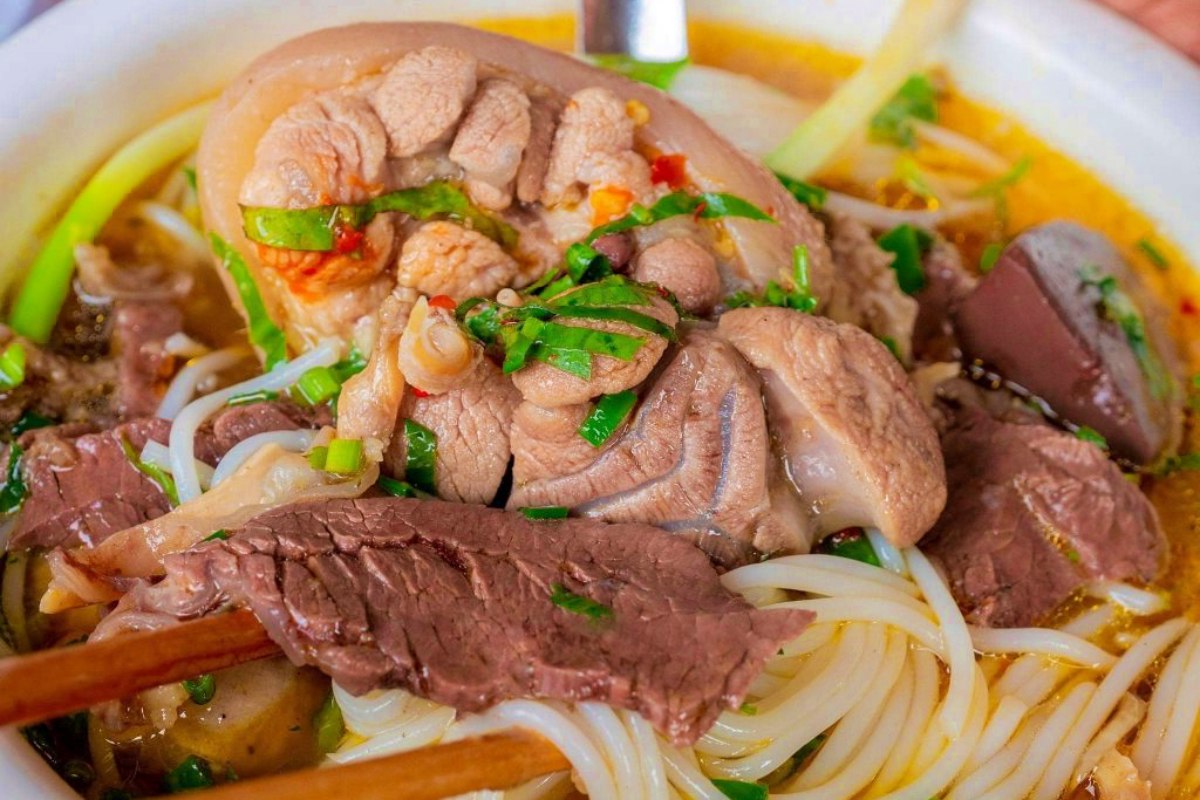 Bún Bò Huế O Phượng